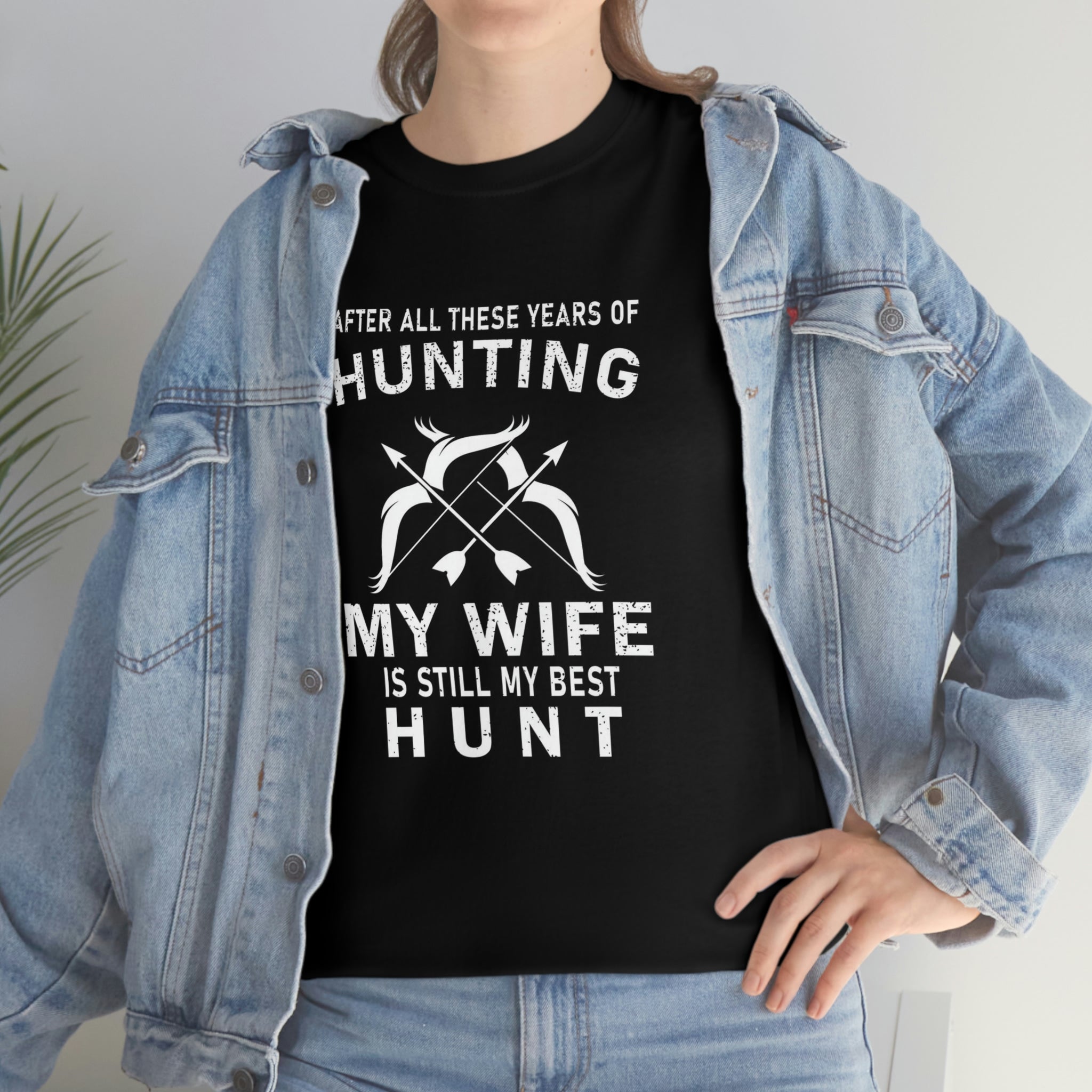 Hunting -wife is still best catch- Heavy Cotton Tee